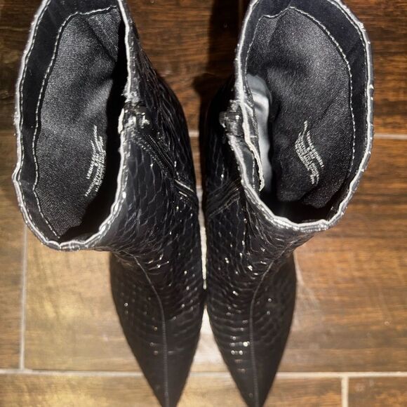Steve Madden “Leena” black faux snakeskin ankle boots sz 9 - Picture 4 of 7